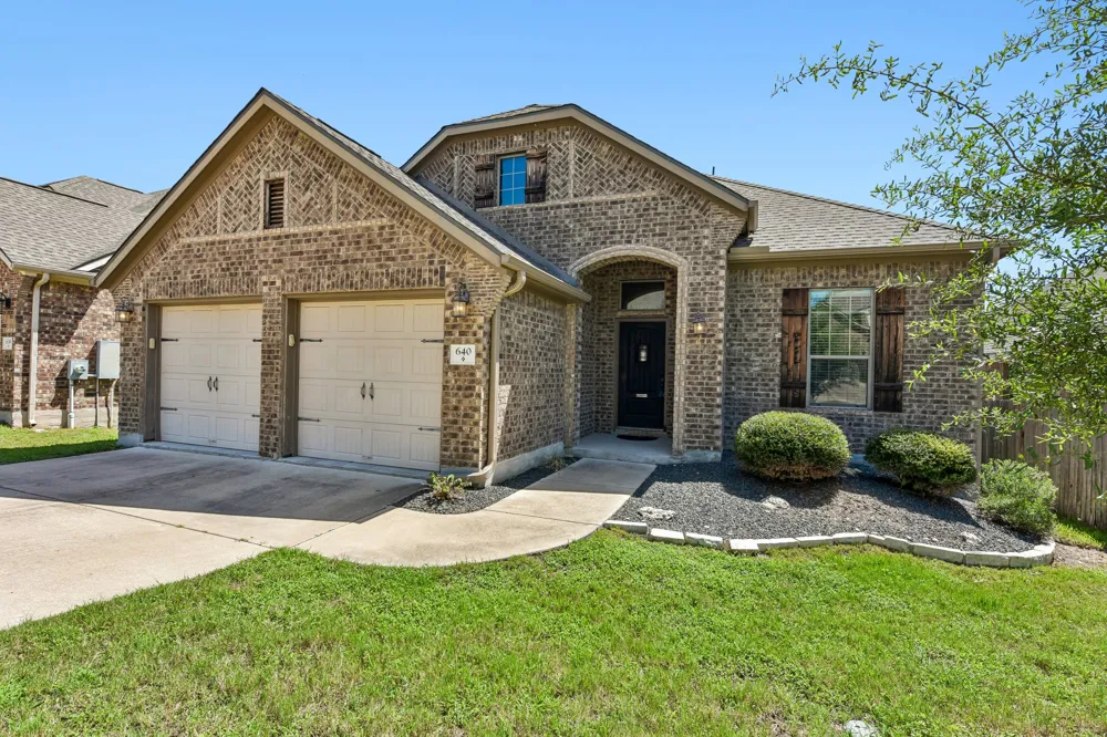 640 Loma Cedro Bend Leander, TX 78641