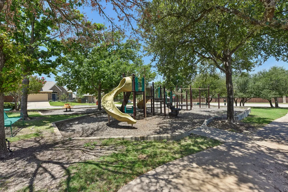 640 Loma Cedro Bend Leander, TX 78641