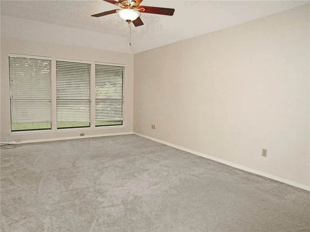 2124 Surrender Avenue Austin, TX 78728
