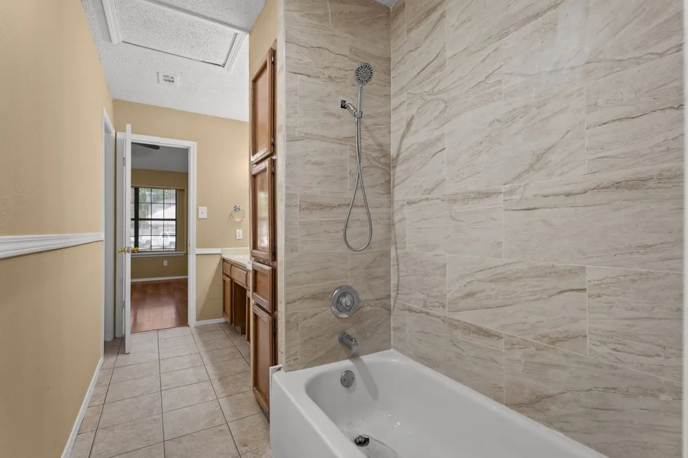 1001 Tamra Cove Round Rock, TX 78681