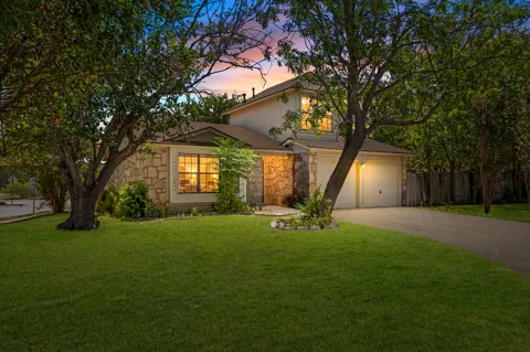 1001 Tamra Cove