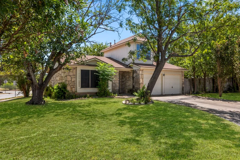 1001 Tamra Cove Round Rock, TX 78681