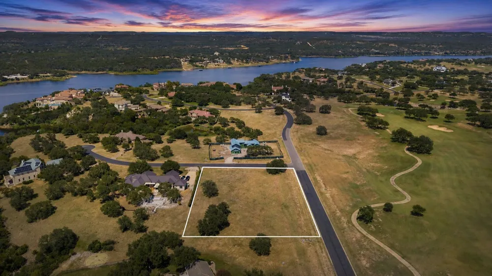 25801 Cliff Cove Spicewood, TX 78669