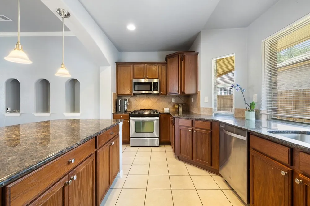 212 Lismore Street Hutto, TX 78634