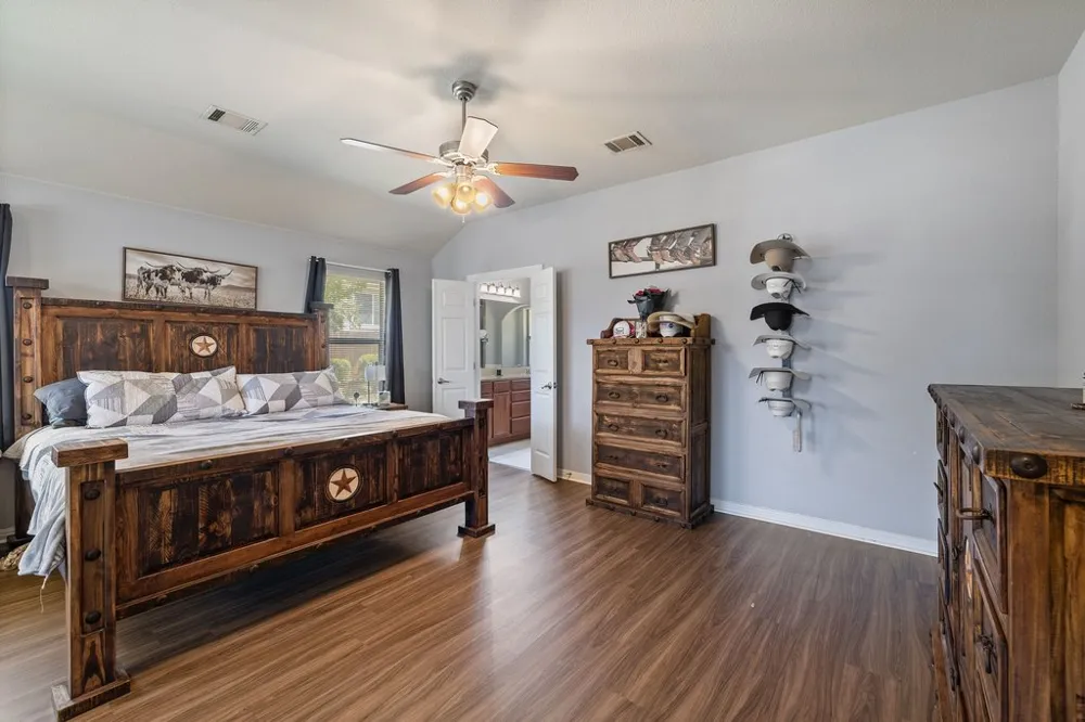 212 Lismore Street Hutto, TX 78634