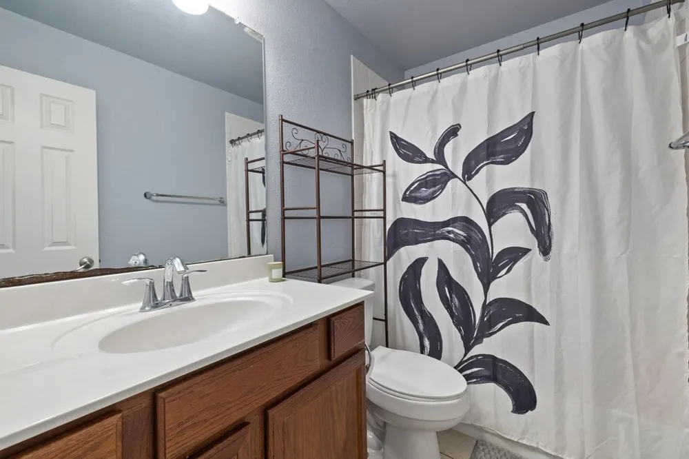 212 Lismore Street Hutto, TX 78634