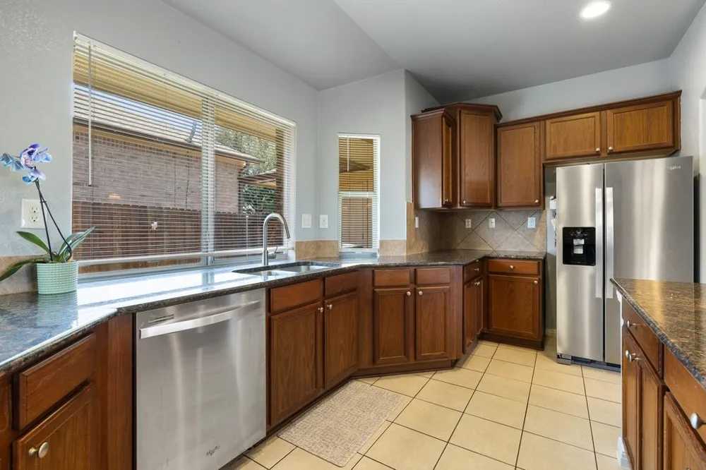 212 Lismore Street Hutto, TX 78634