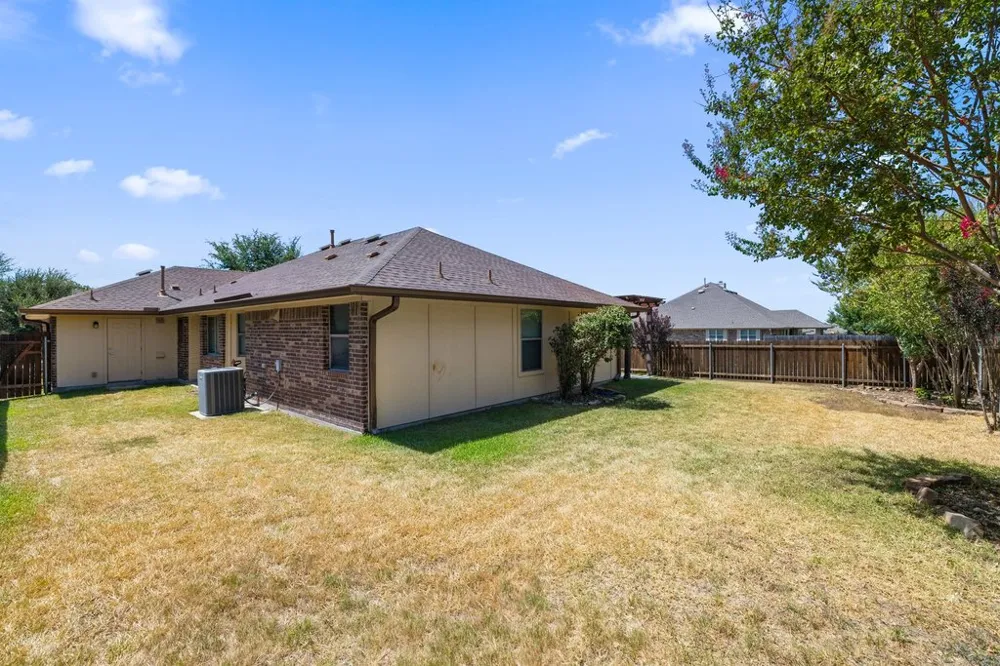 212 Lismore Street Hutto, TX 78634