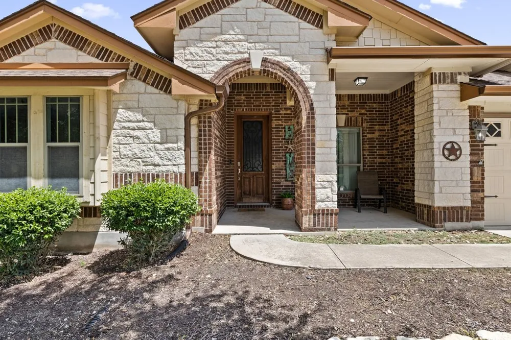 212 Lismore Street Hutto, TX 78634