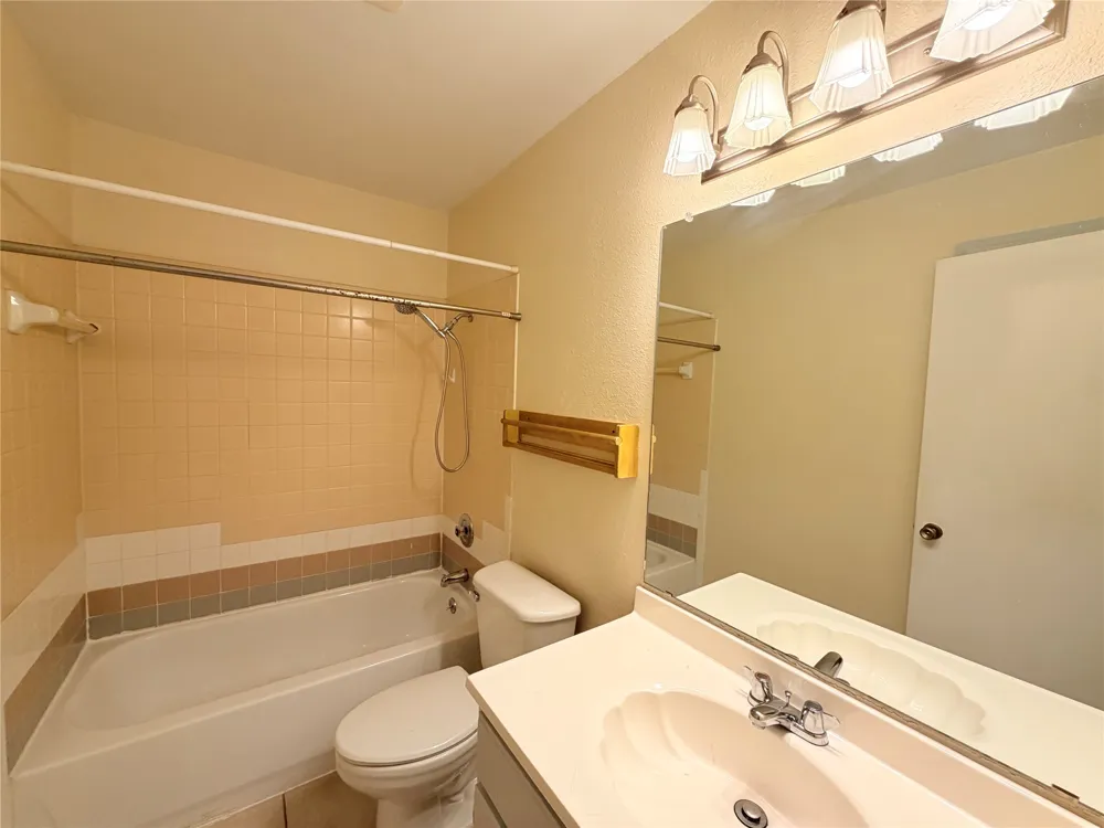 8801 Schick Road #C Austin, TX 78729