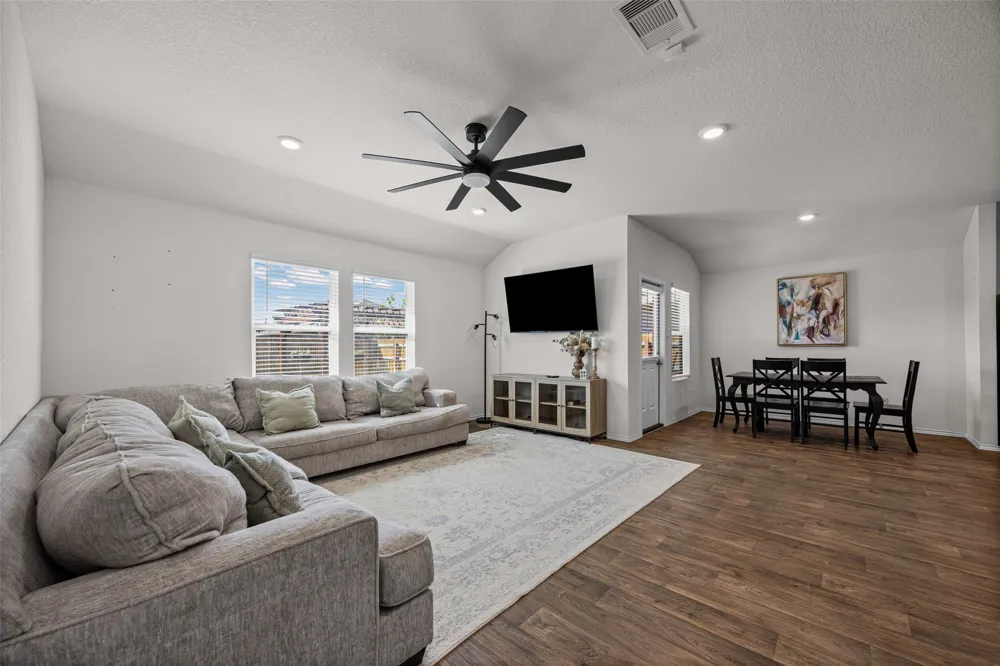 325 Granary Drive Uhland, TX 78640