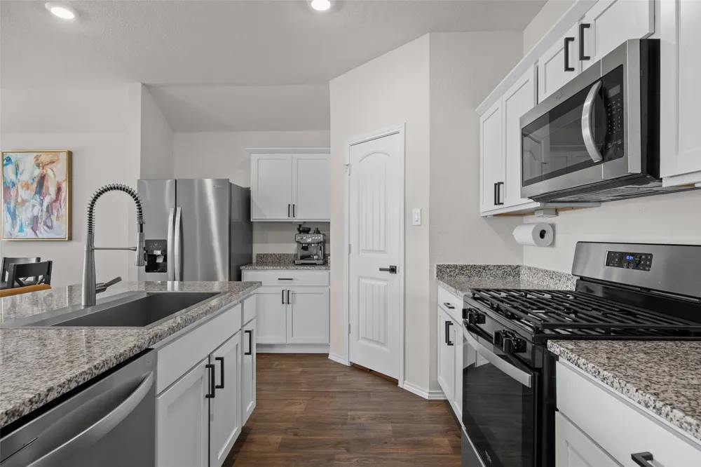 325 Granary Drive Uhland, TX 78640