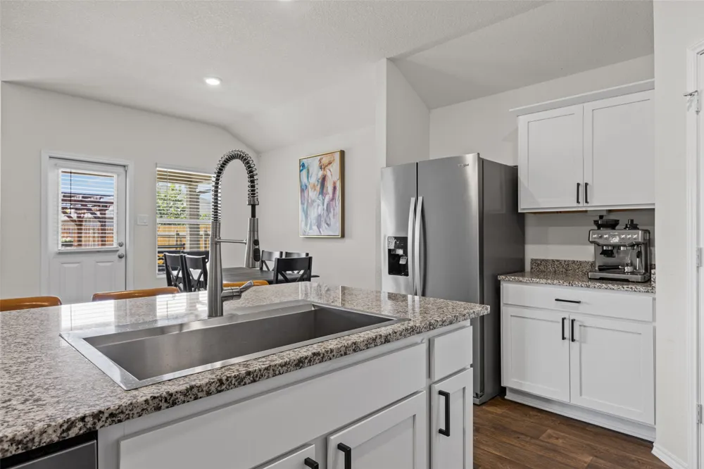325 Granary Drive Uhland, TX 78640