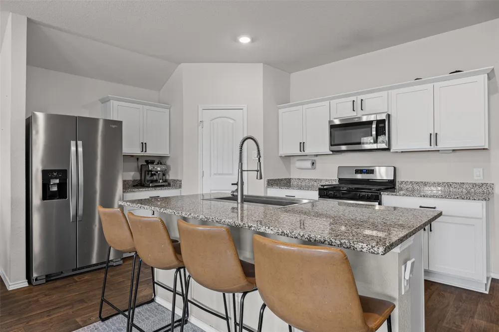 325 Granary Drive Uhland, TX 78640