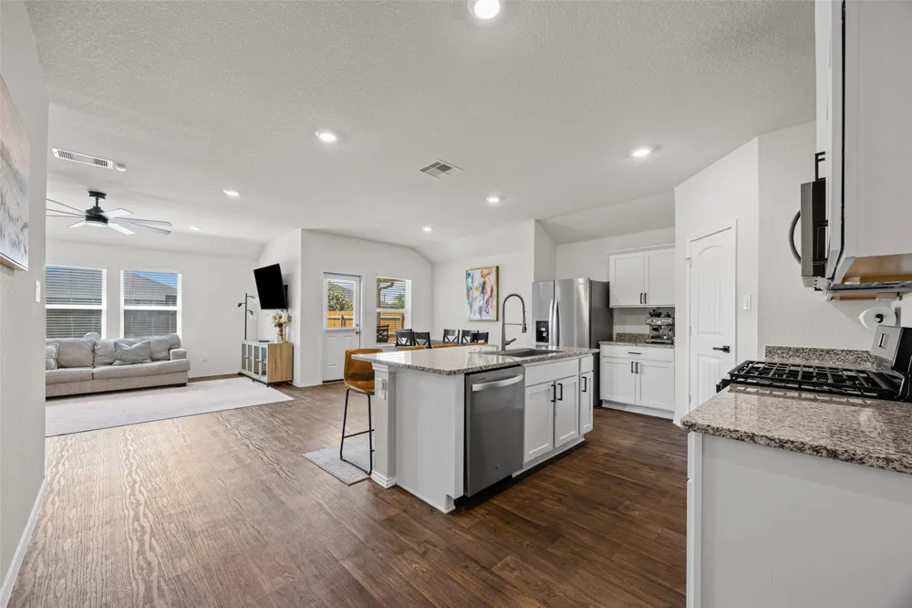 325 Granary Drive Uhland, TX 78640