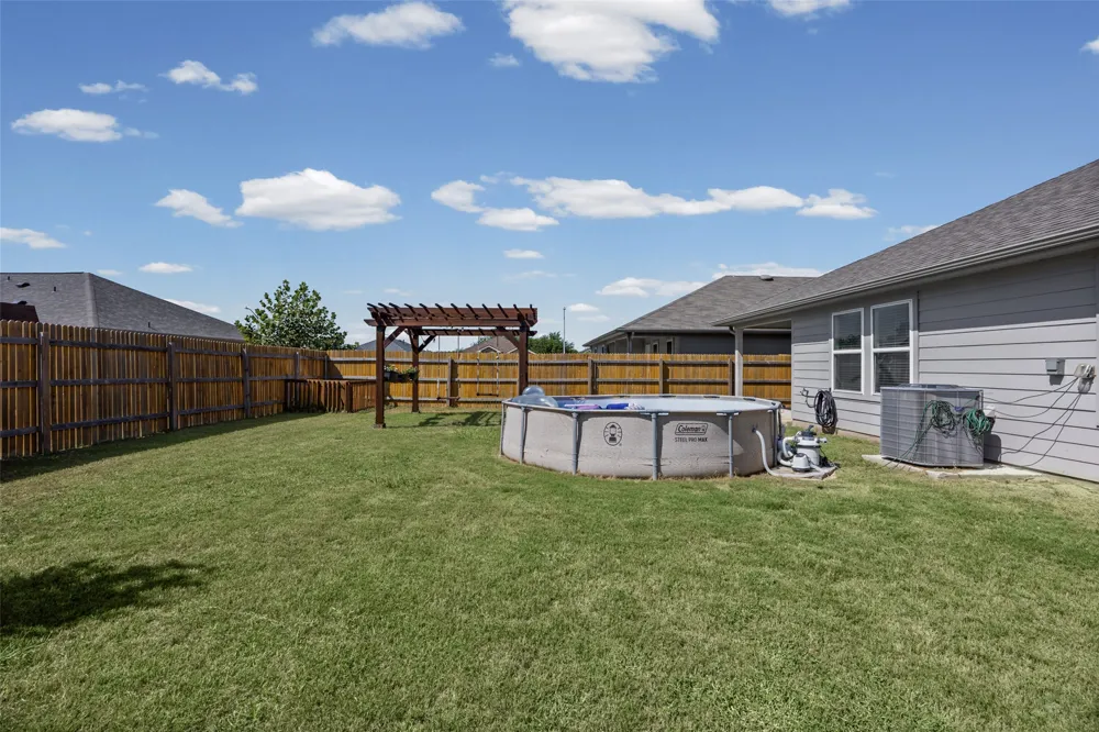 325 Granary Drive Uhland, TX 78640