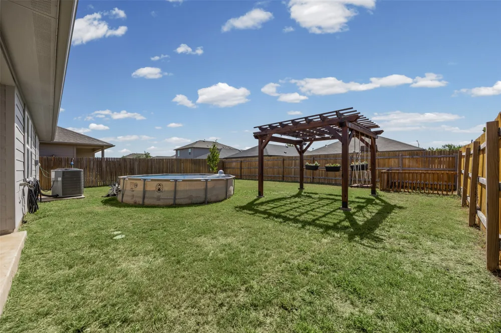325 Granary Drive Uhland, TX 78640