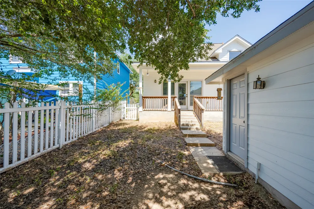 483 McGarity Kyle, TX 78640