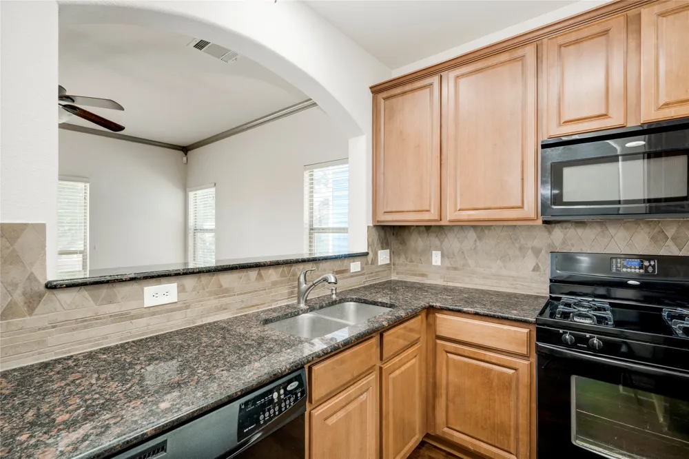 483 McGarity Kyle, TX 78640
