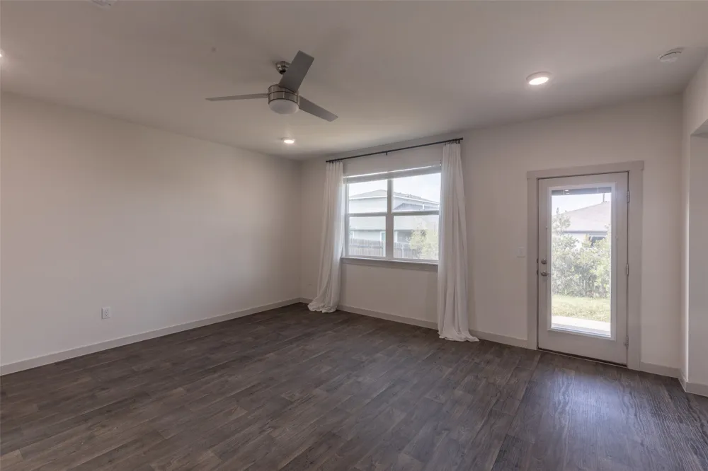 2913 Louris Lane Pflugerville, TX 78660