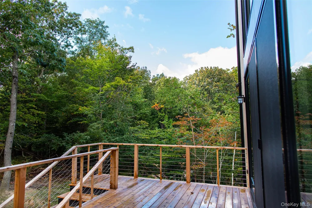5 Oakwood Drive Wading River, NY 11792
