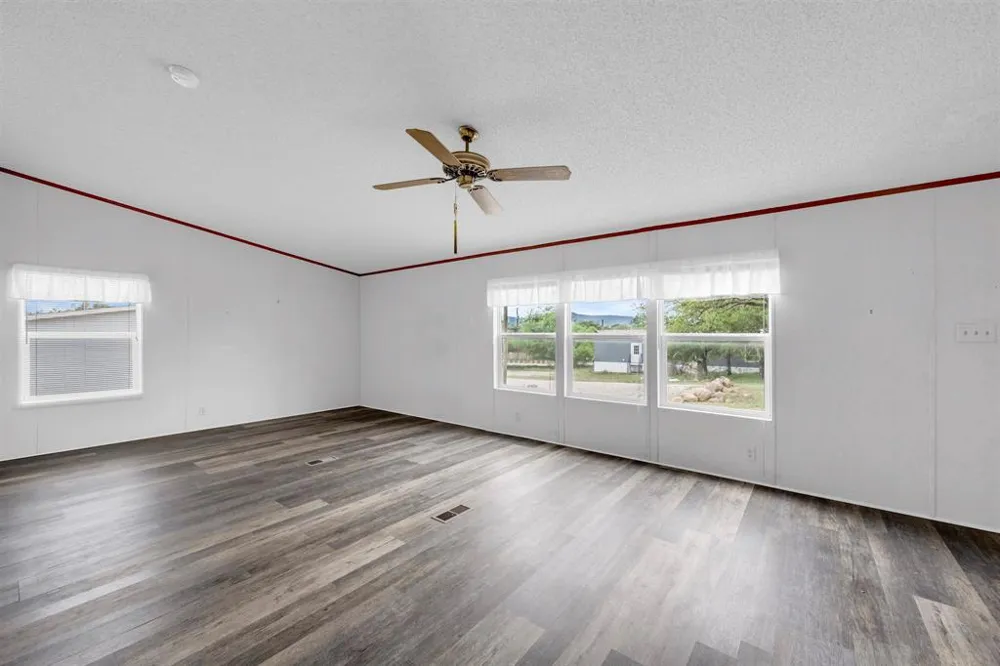 156 Julie Drive Kingsland, TX 78639