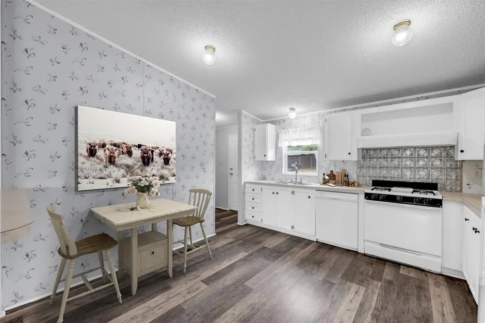 156 Julie Drive Kingsland, TX 78639