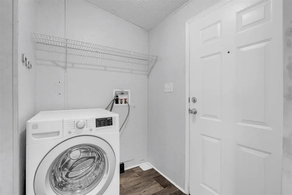 156 Julie Drive Kingsland, TX 78639