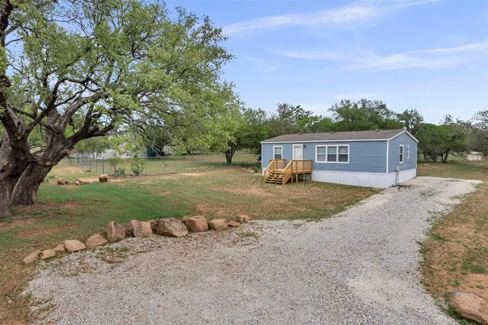 156 Julie Drive Kingsland, TX 78639