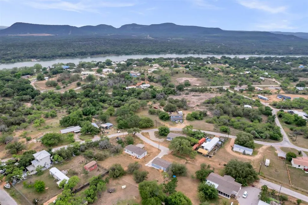 156 Julie Drive Kingsland, TX 78639