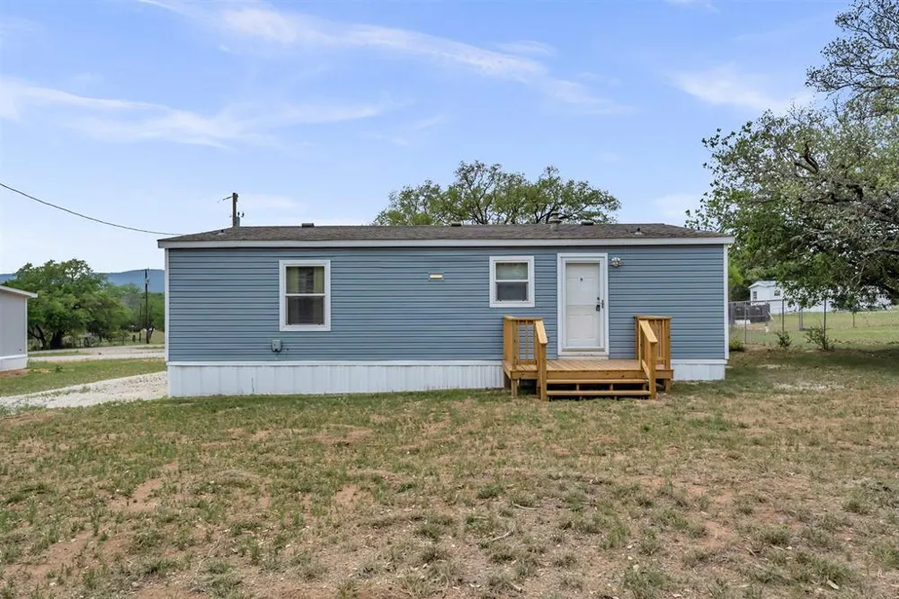156 Julie Drive Kingsland, TX 78639