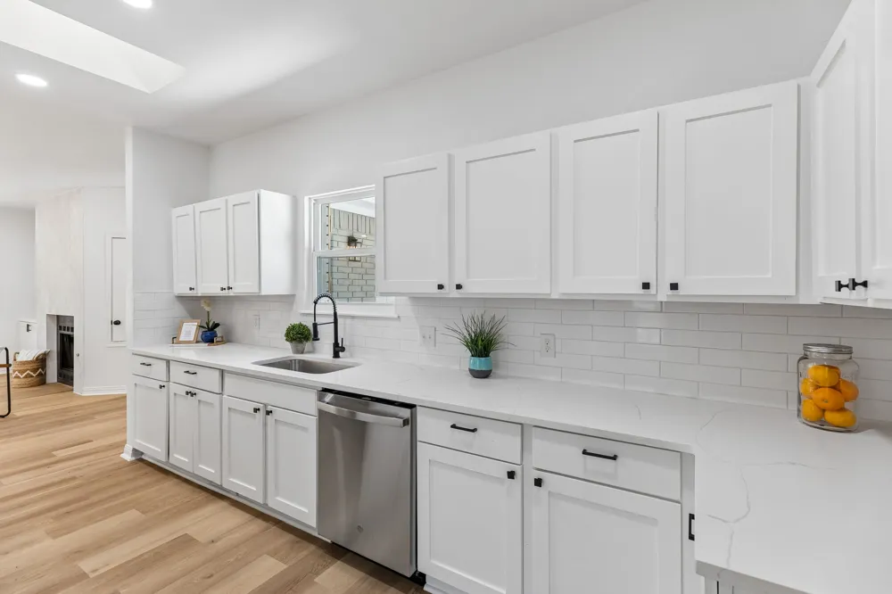 106 Cottonwood Drive Hutto, TX 78634