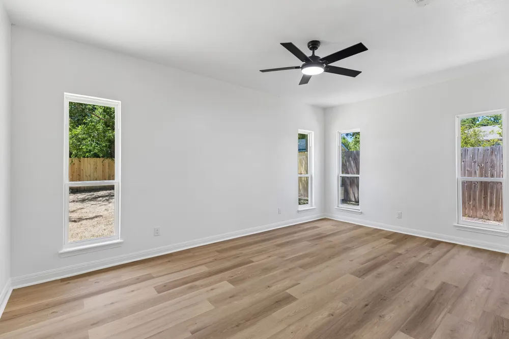 106 Cottonwood Drive Hutto, TX 78634