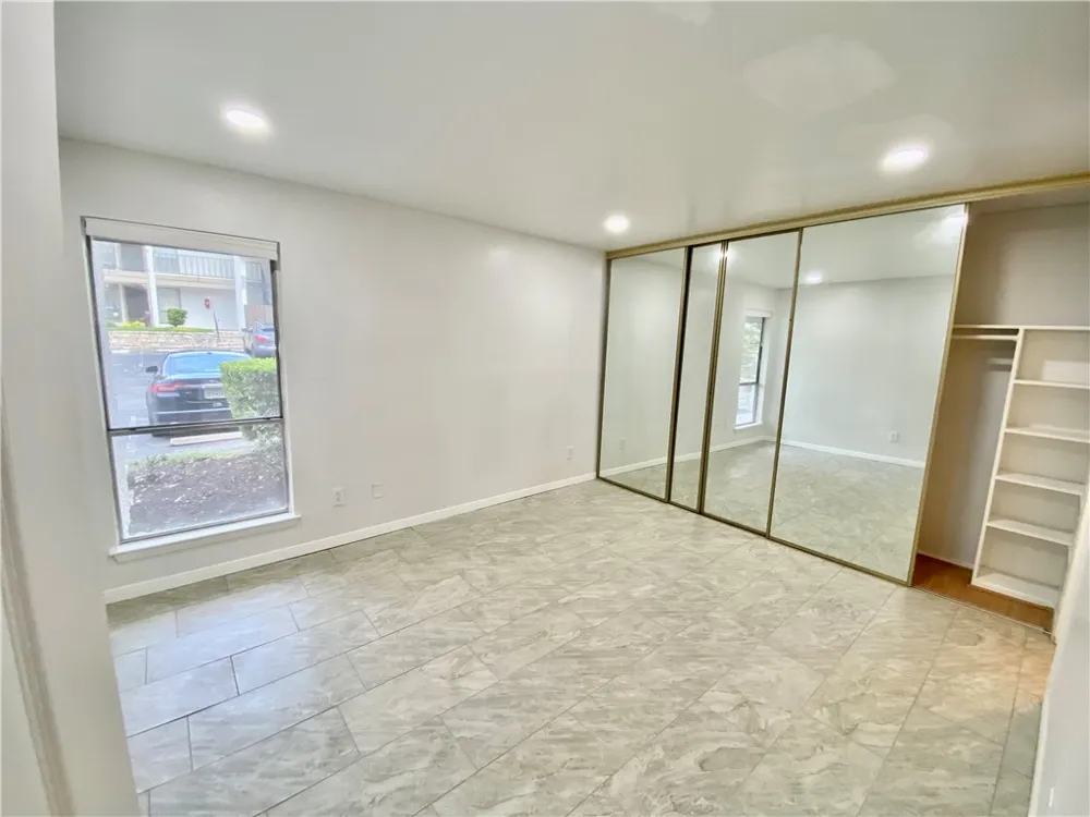 6910 Hart Lane #403 Austin, TX 78731