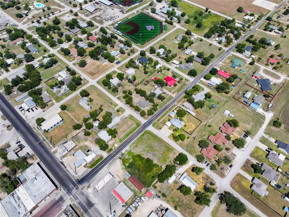 311 E Clark Street Bartlett, TX 76511