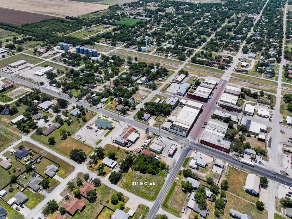 311 E Clark Street Bartlett, TX 76511