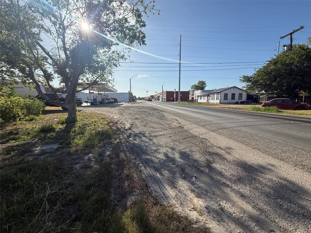 311 E Clark Street Bartlett, TX 76511