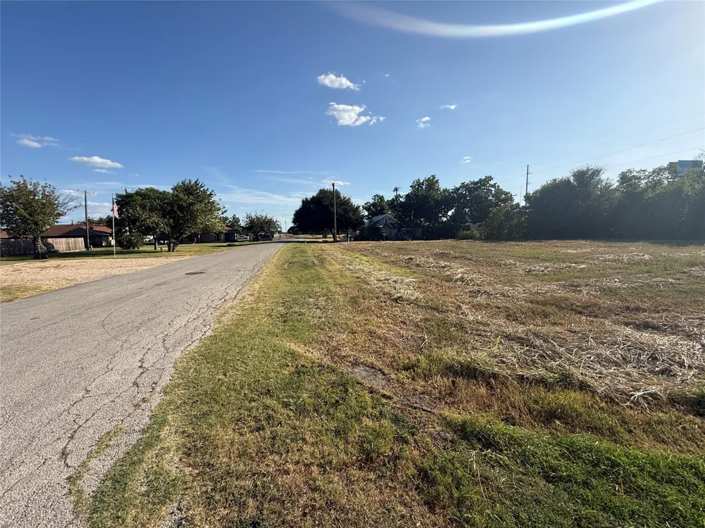 311 E Clark Street Bartlett, TX 76511