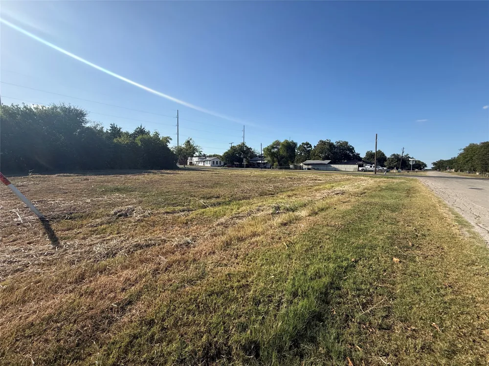 311 E Clark Street Bartlett, TX 76511