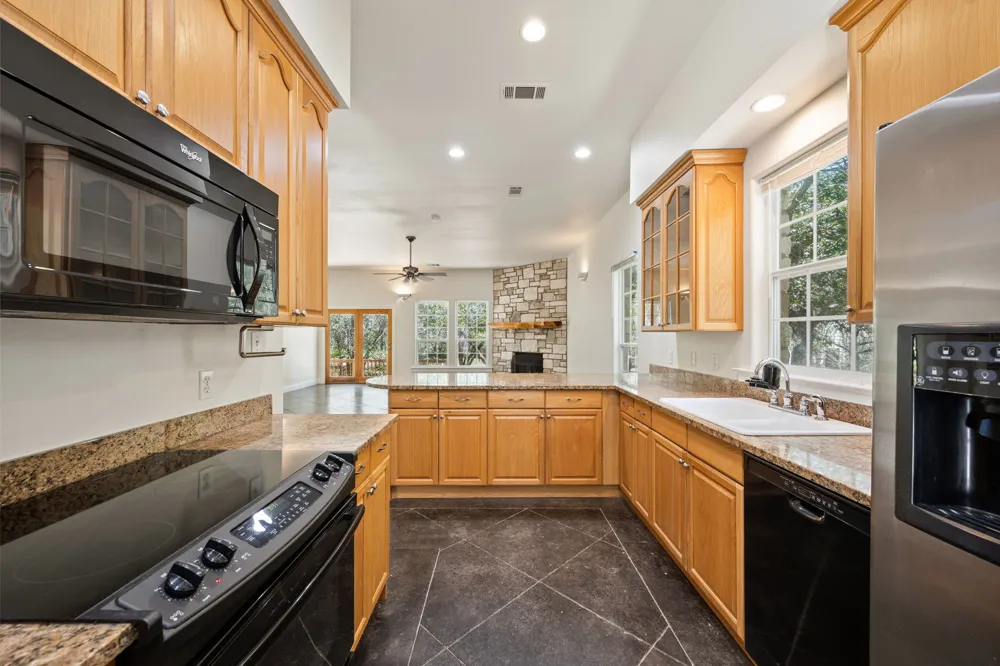 98 Brookhollow Drive Wimberley, TX 78676