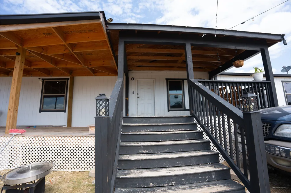 110 Arosa Drive Elgin, TX 78621