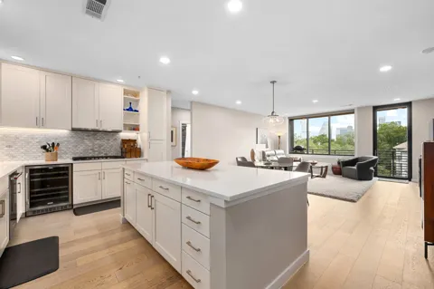 900 S 1st Street #312
