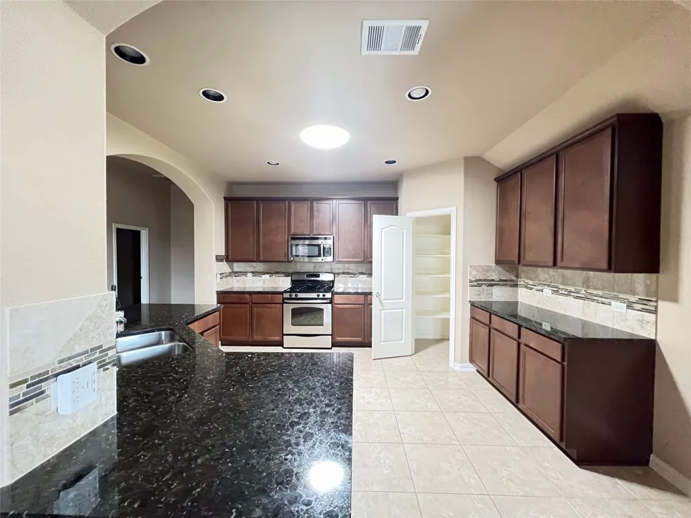 1817 Greyleaf Path Round Rock, TX 78665