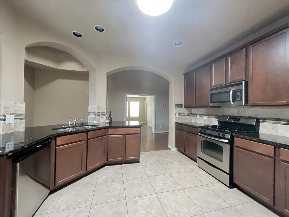 1817 Greyleaf Path Round Rock, TX 78665