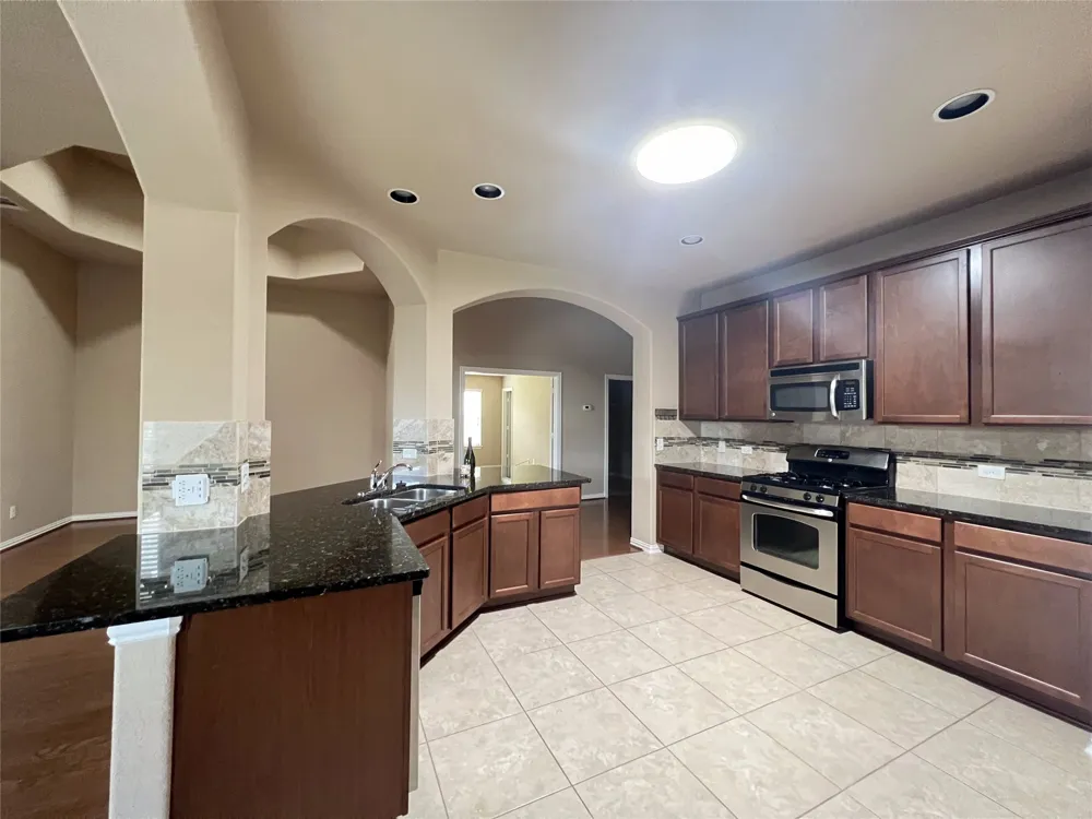 1817 Greyleaf Path Round Rock, TX 78665