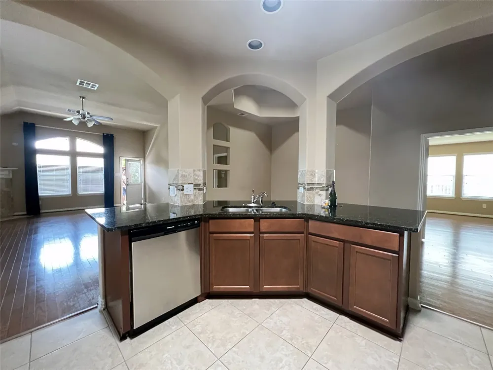 1817 Greyleaf Path Round Rock, TX 78665