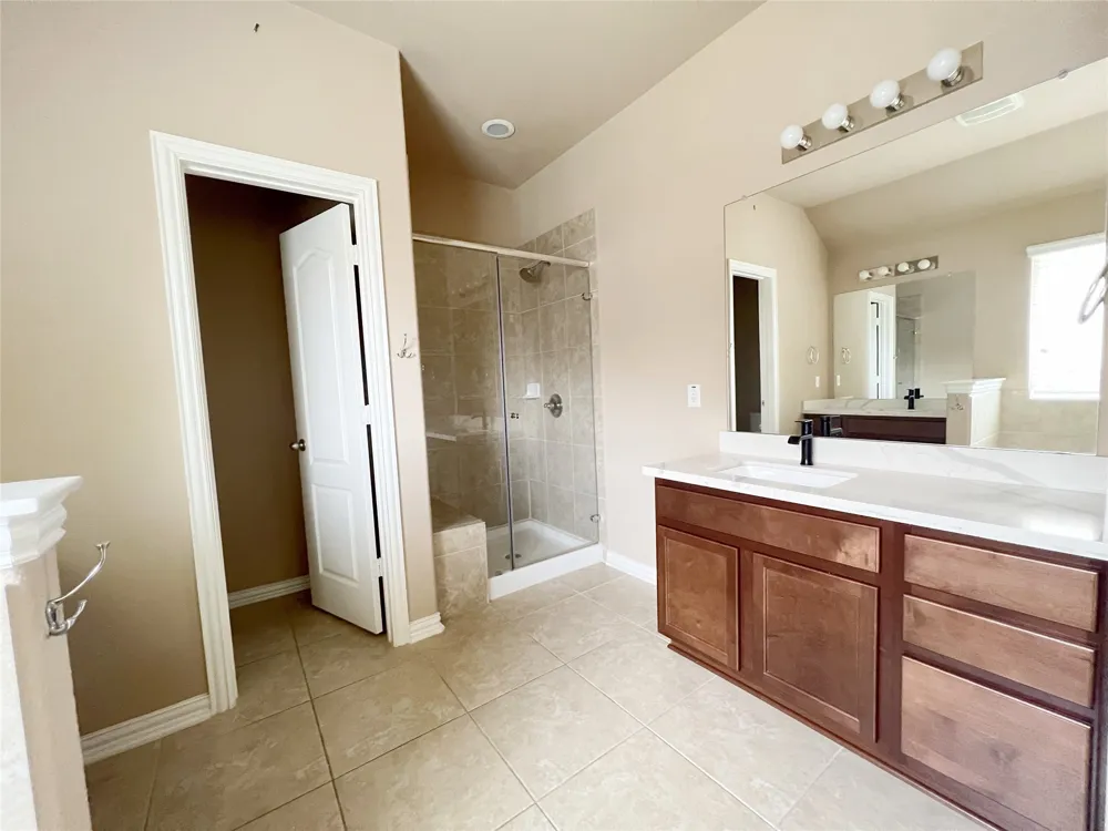 1817 Greyleaf Path Round Rock, TX 78665