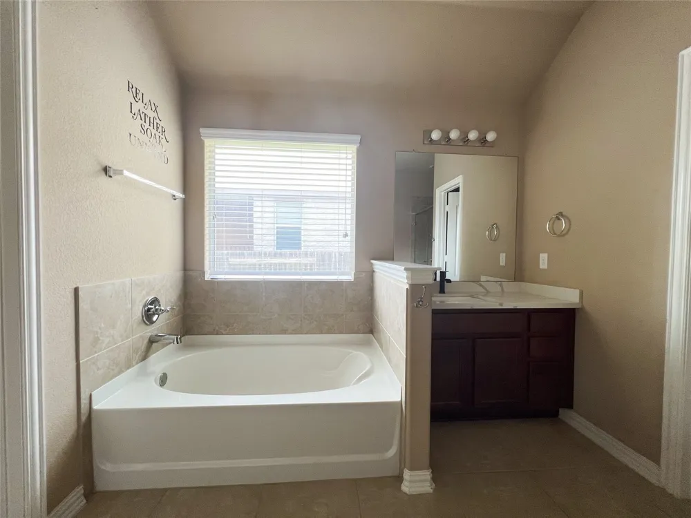 1817 Greyleaf Path Round Rock, TX 78665