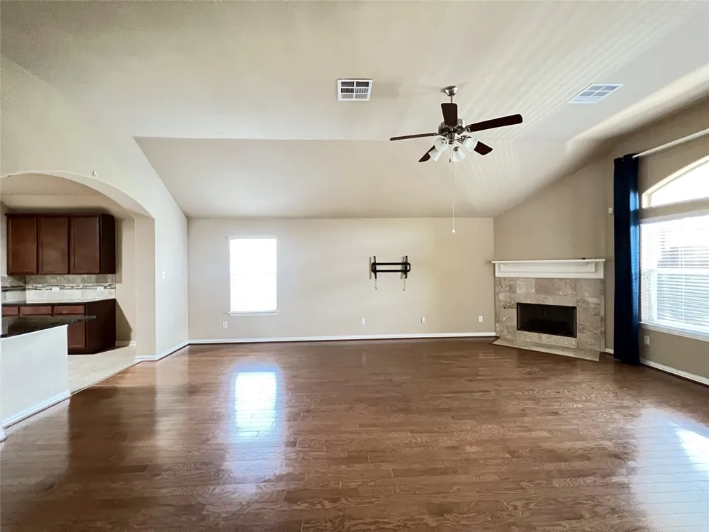 1817 Greyleaf Path Round Rock, TX 78665
