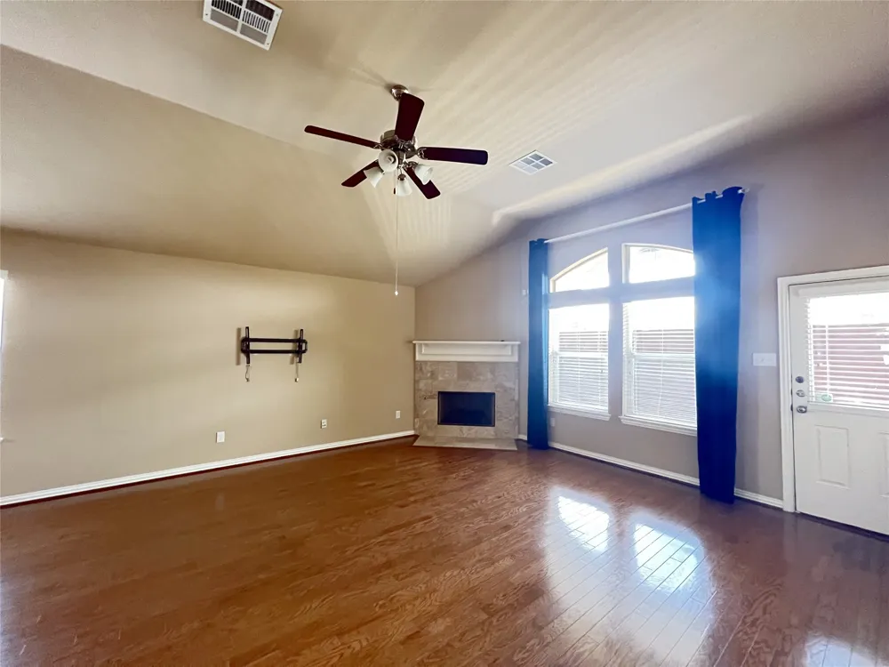1817 Greyleaf Path Round Rock, TX 78665